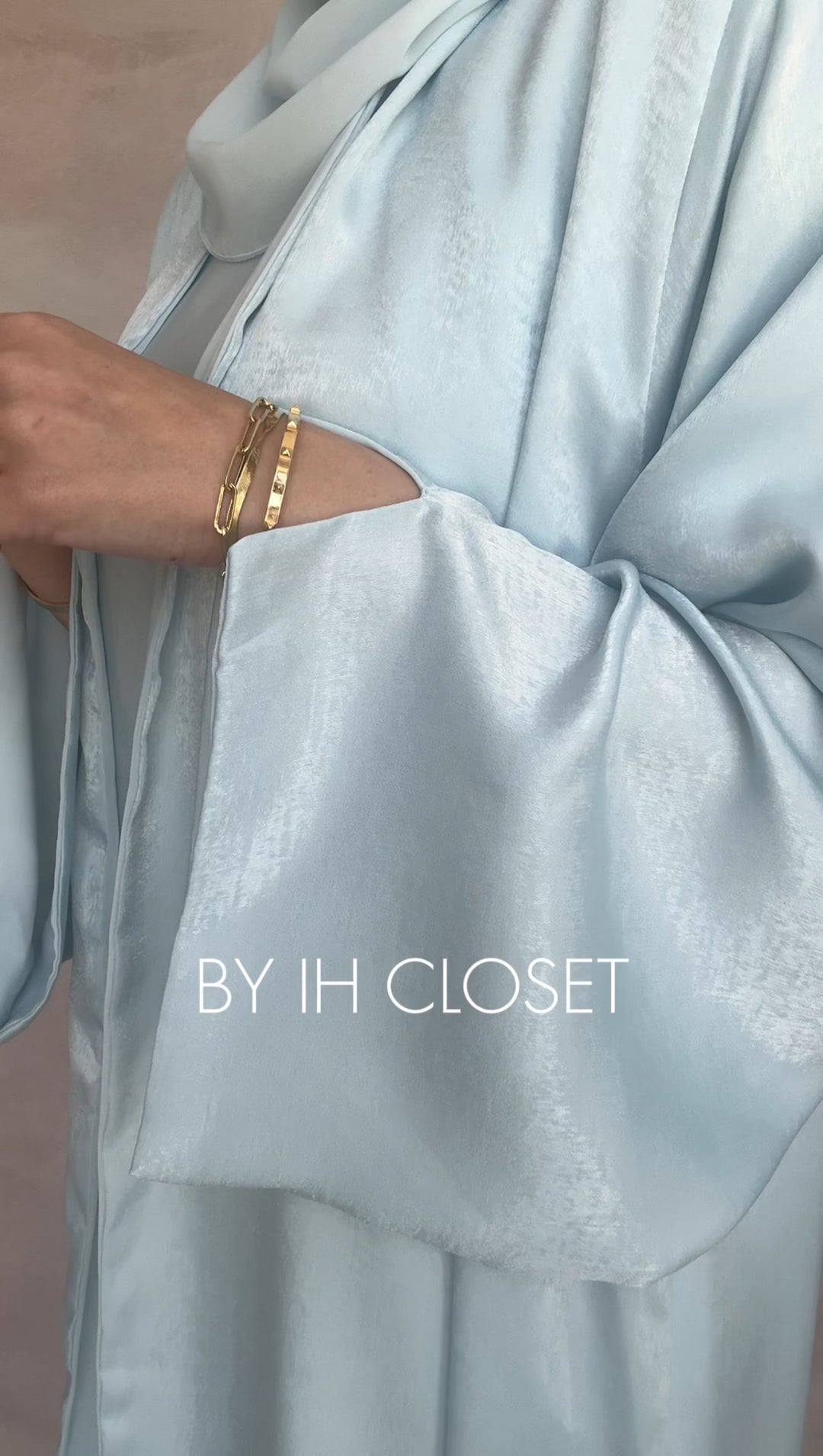 IH07 REVERSABLE ABAYA SET (BABY BLUE)