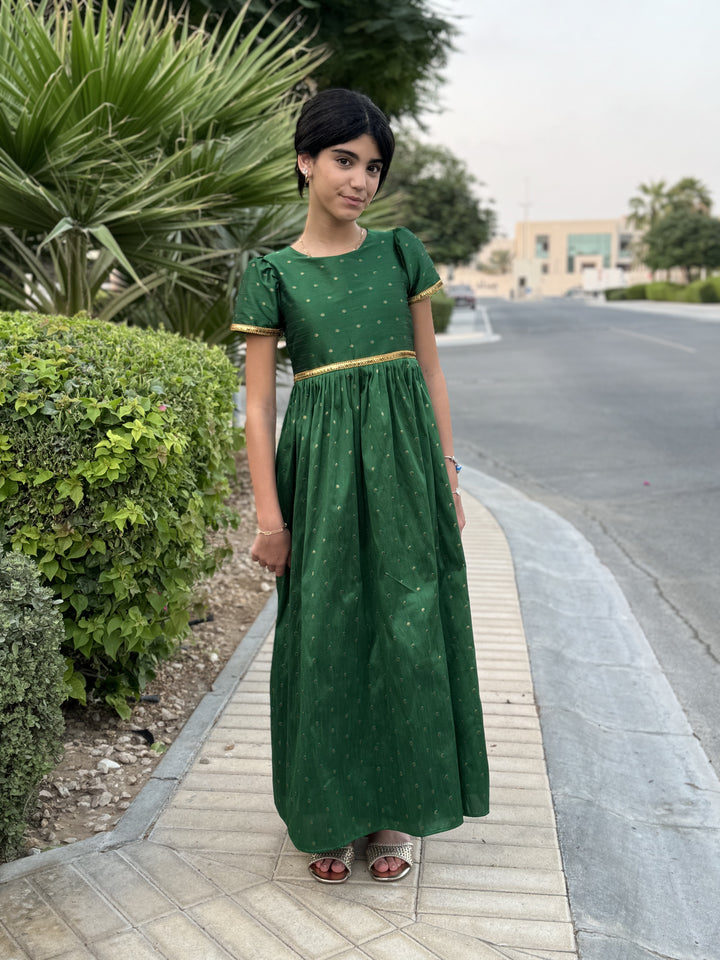 IHN04 GREEN DRESS