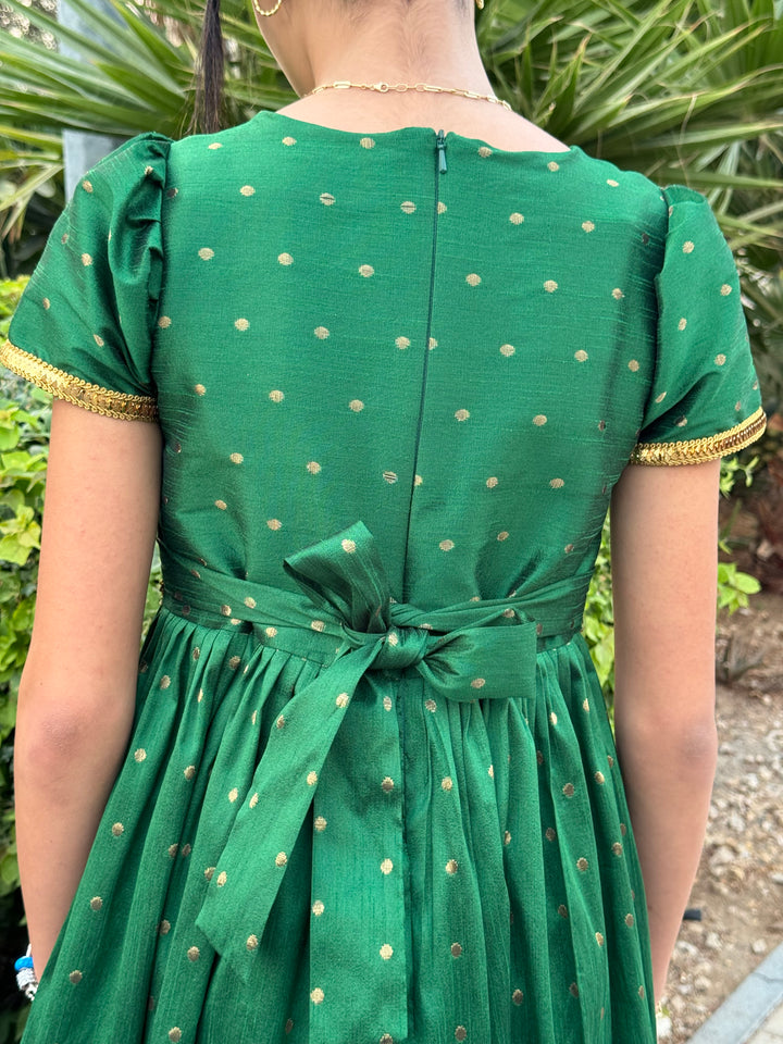 IHN04 GREEN DRESS