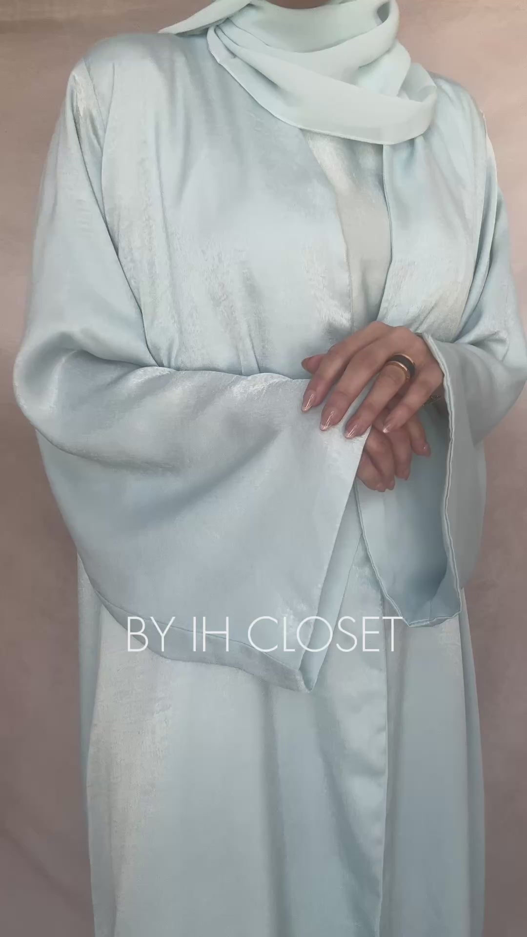 IH07 REVERSABLE ABAYA SET (BABY BLUE)