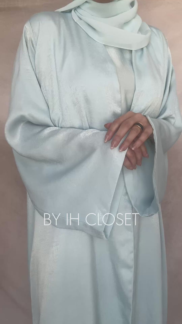 IH07 REVERSABLE ABAYA SET (BABY BLUE)