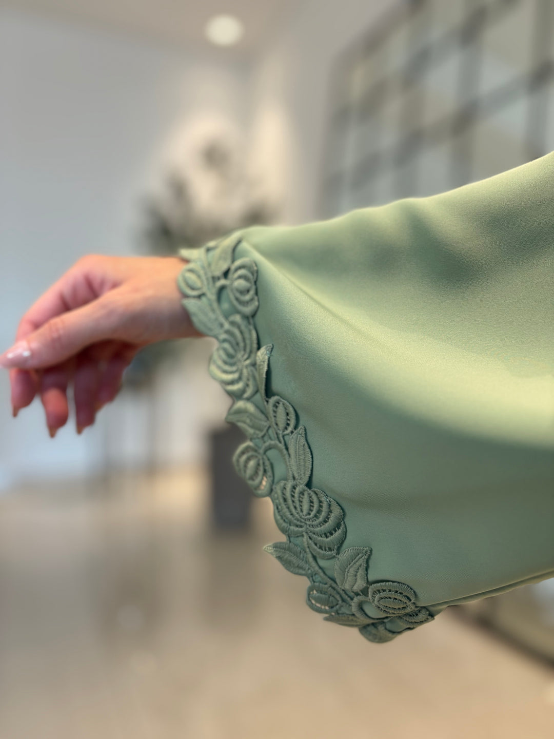 IHS6 ABAYA (Sage Green)