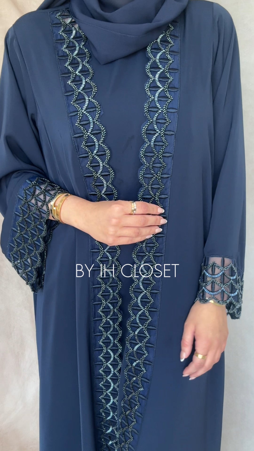 IH14 Navy Abaya