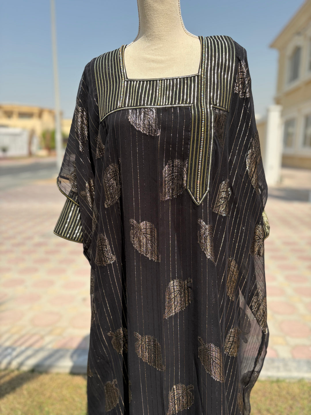 IHN03 THOB BLACK