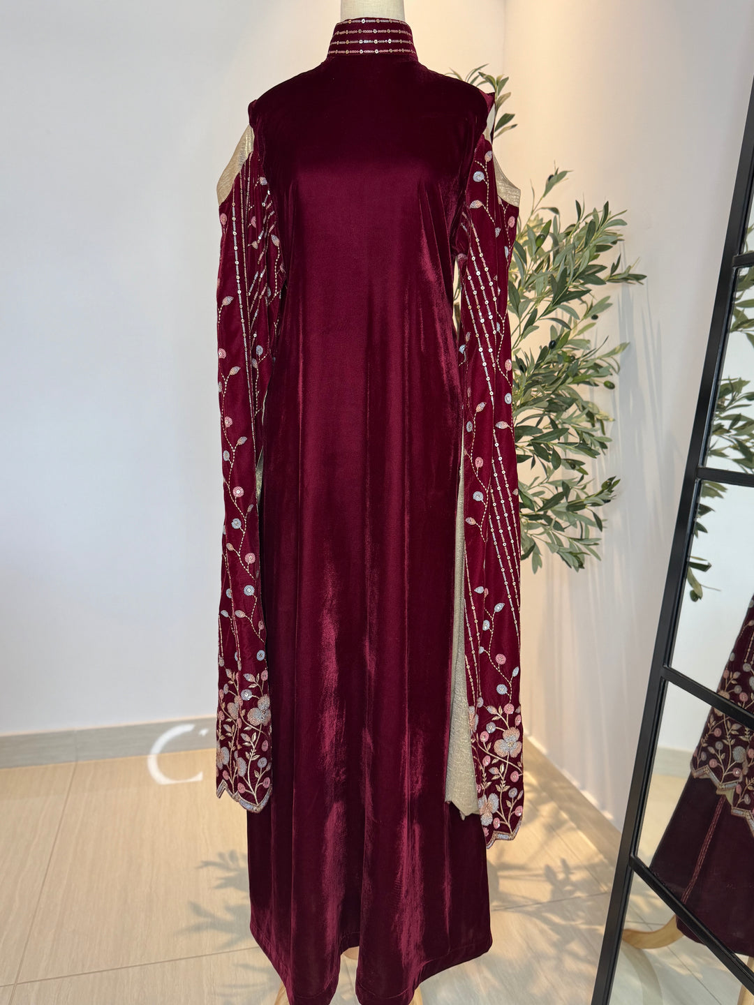 “AHLAM” VELVET DRESS