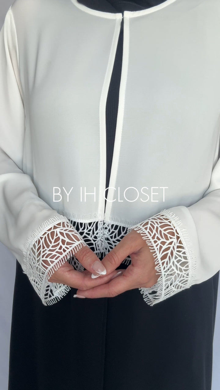 IH12 Black & White Abaya