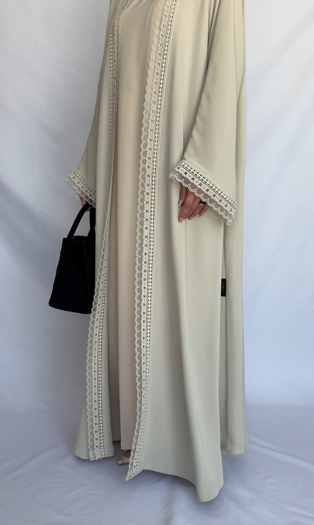 IH11 Abaya