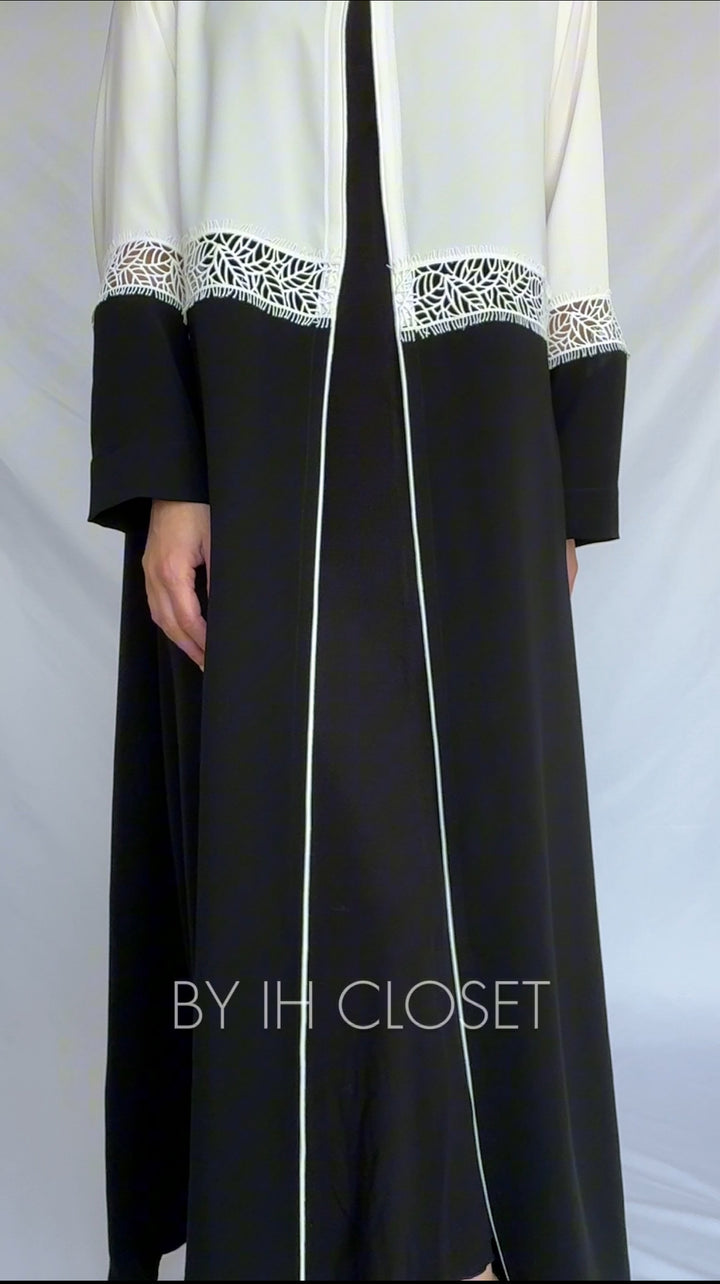 IH13 Black & White Abaya