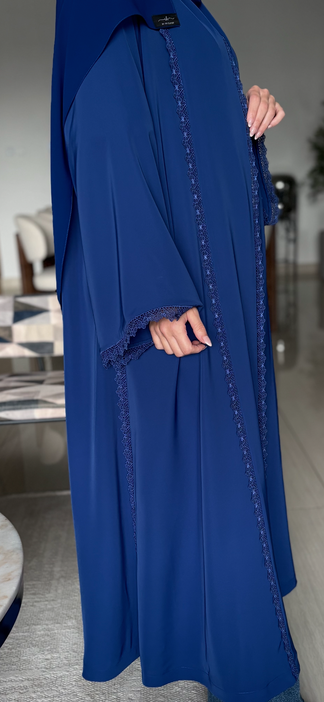 IHS11 - Dazzling Blue