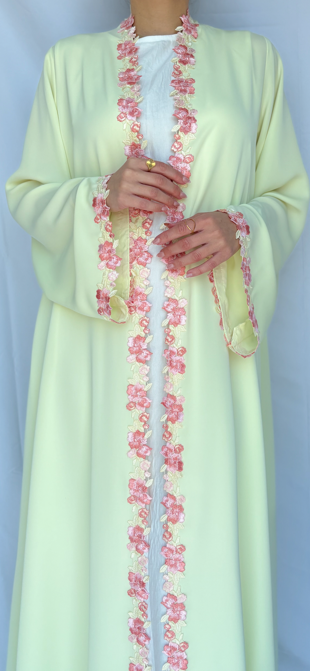 IHS4 ABAYA ( BUTTER YELLOW)