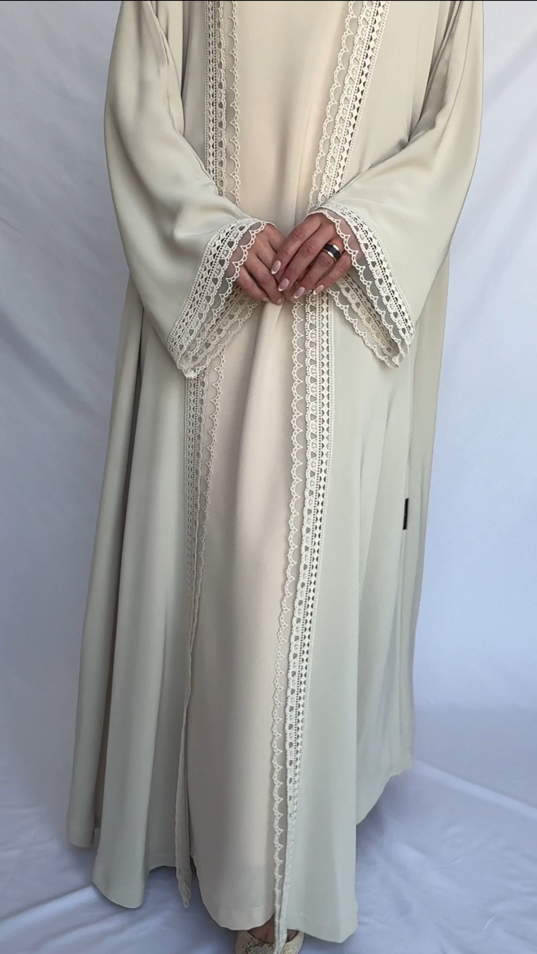 IH11 Abaya
