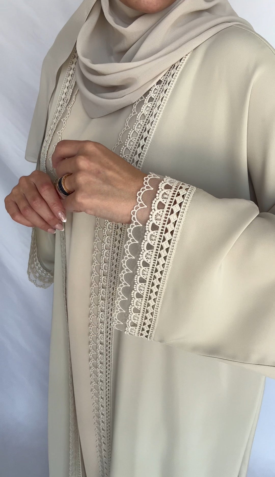 IH11 Abaya
