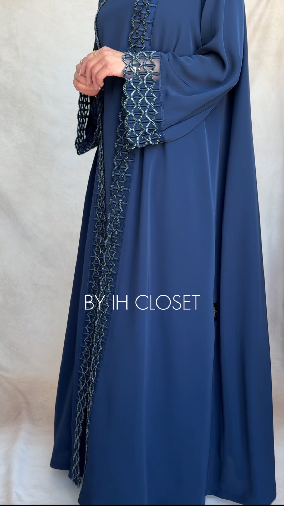 IH14 Navy Abaya