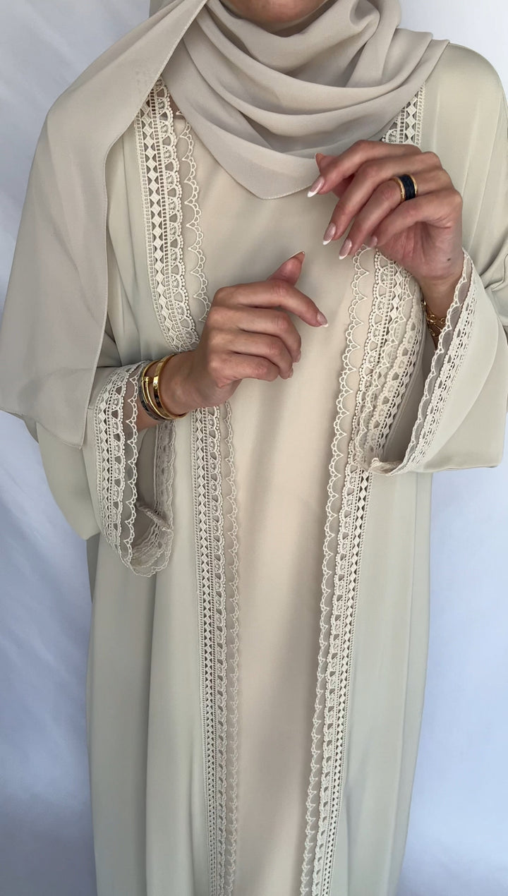IH11 Abaya
