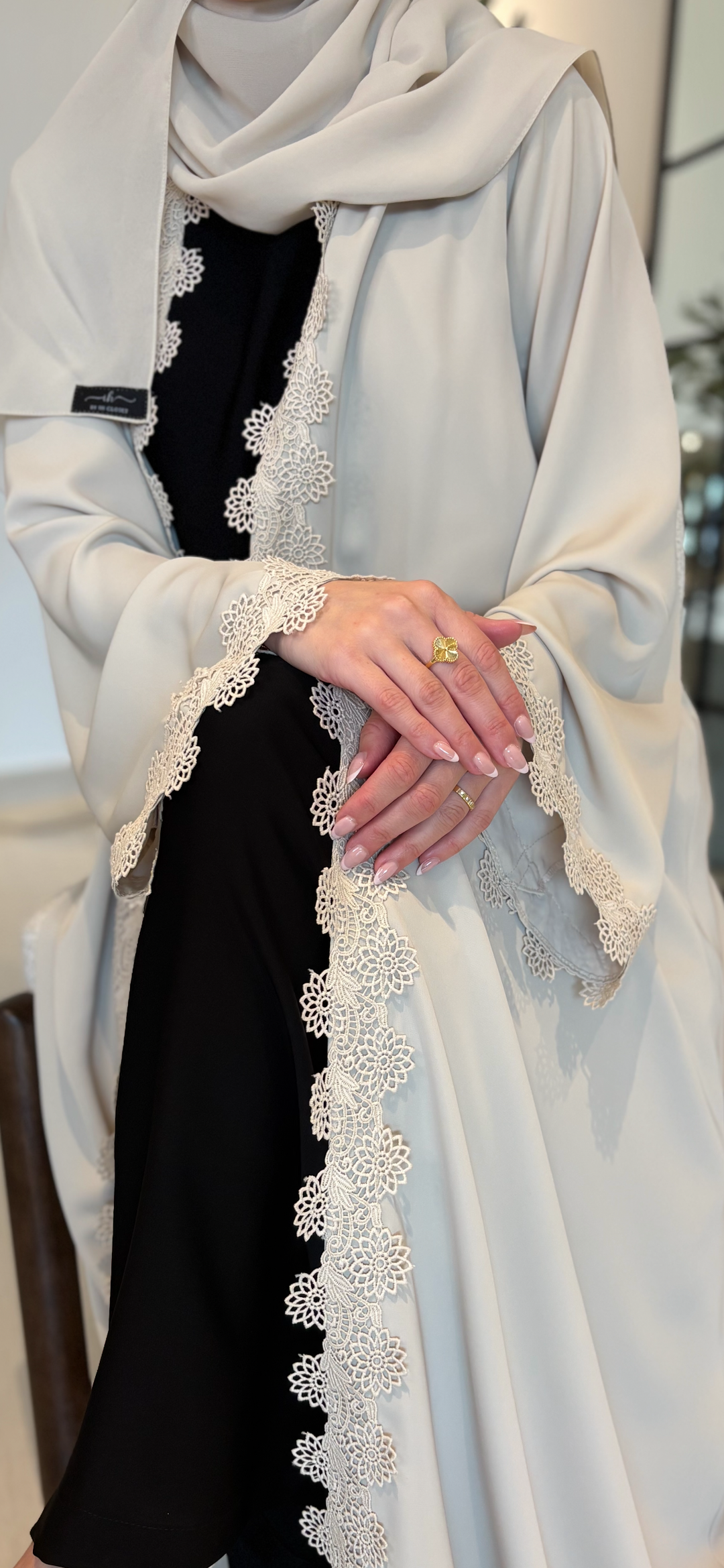 IHS8 ABAYA