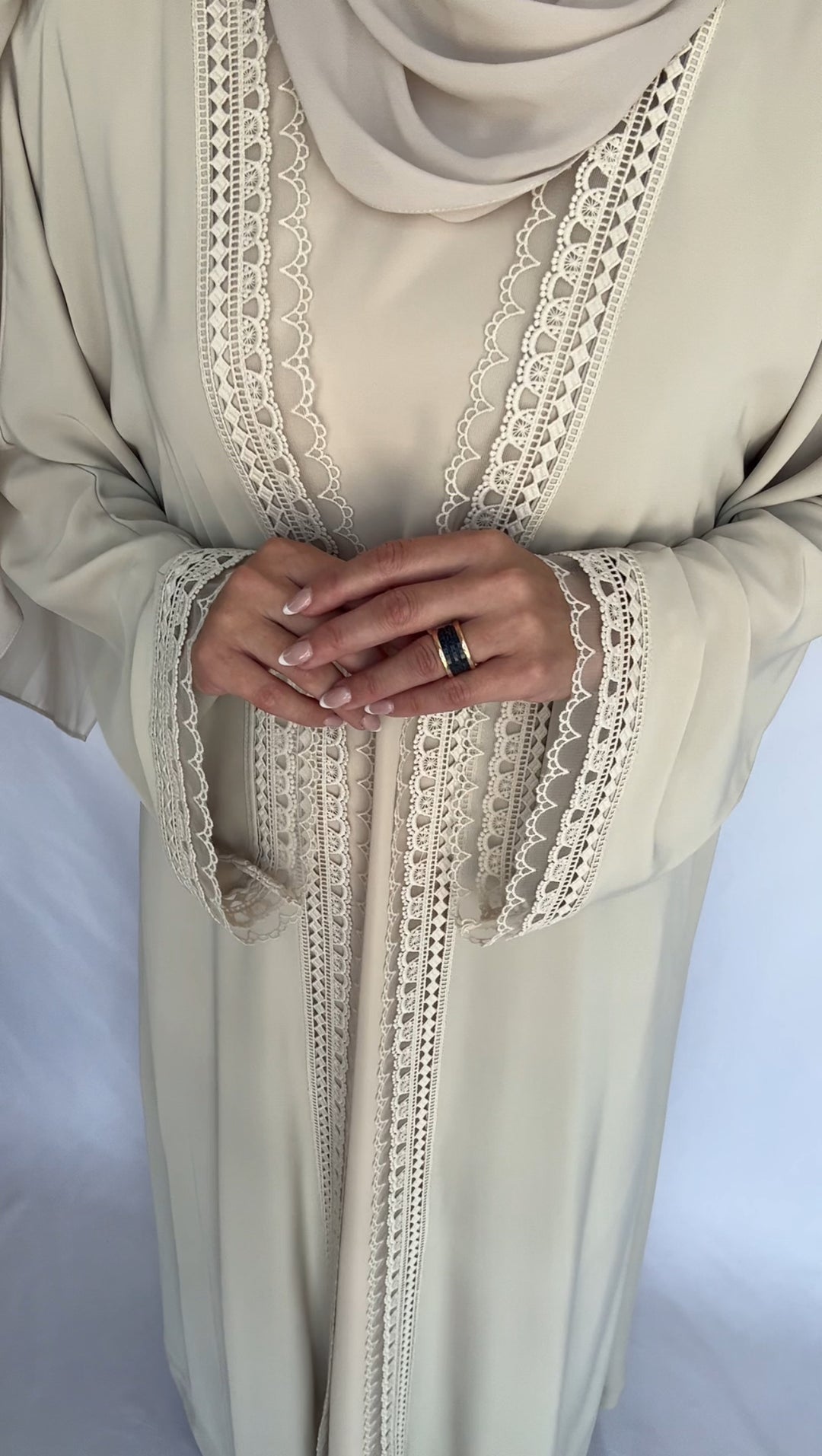 IH11 Abaya