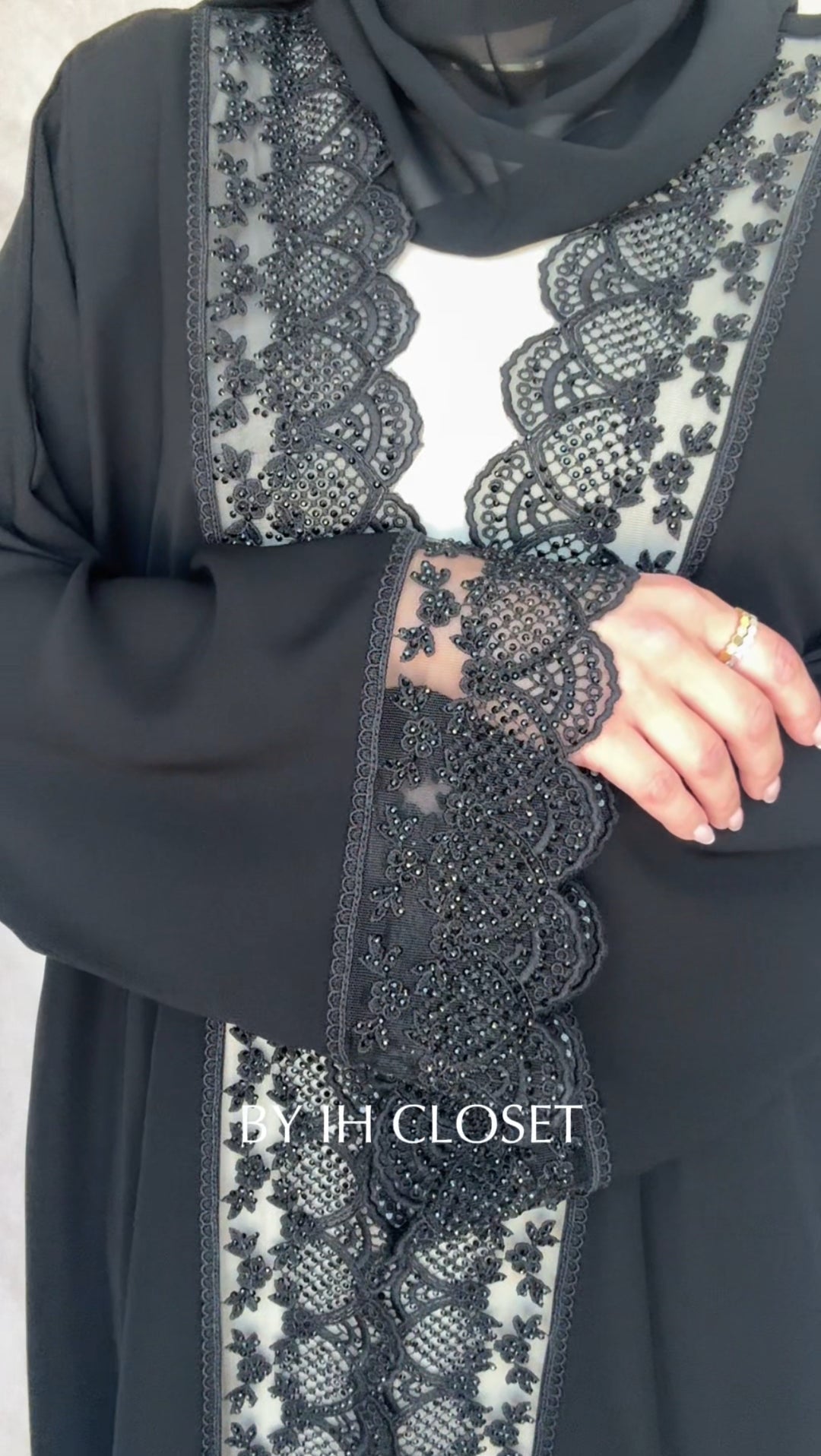 IH15 (Black)