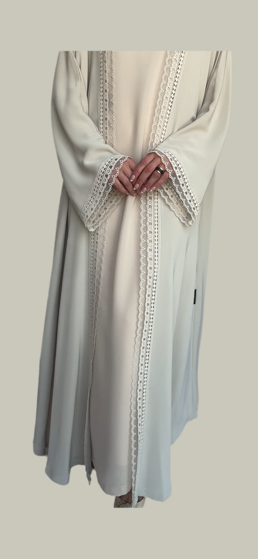 IH11 Abaya