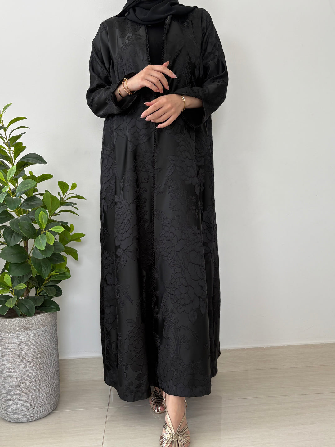 DAHLIA ABAYA