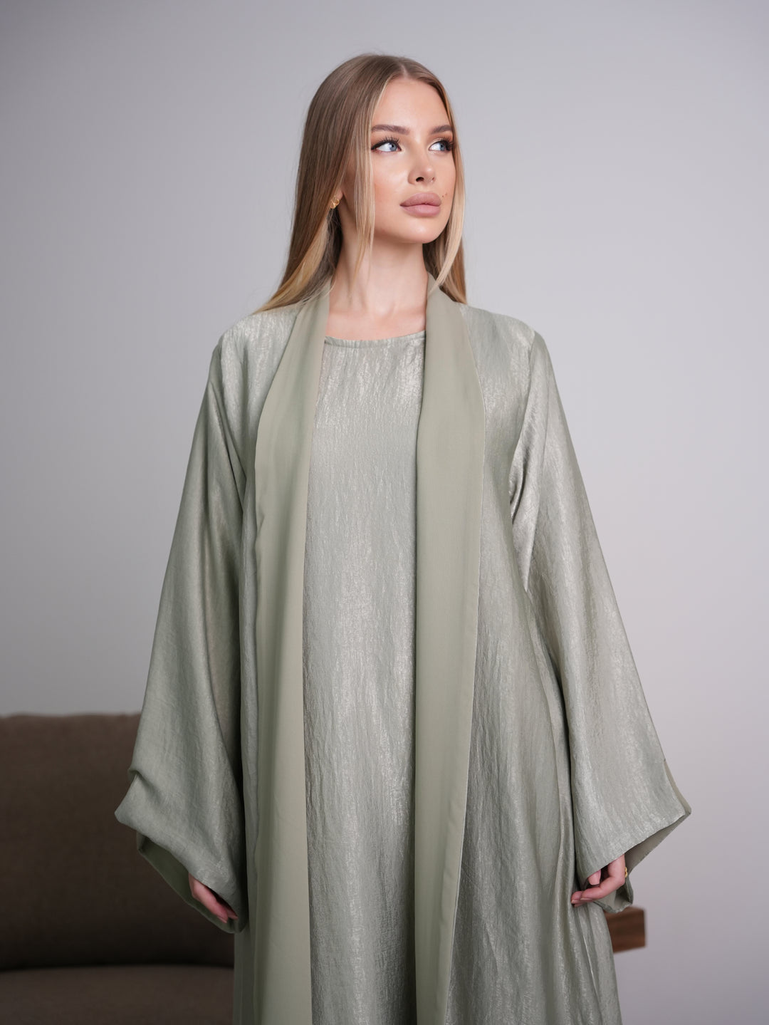 IH07 REVERSABLE ABAYA SET (PISTACHIO)