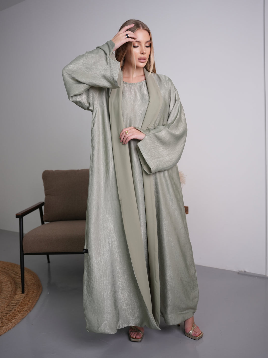 IH07 REVERSABLE ABAYA SET (PISTACHIO)