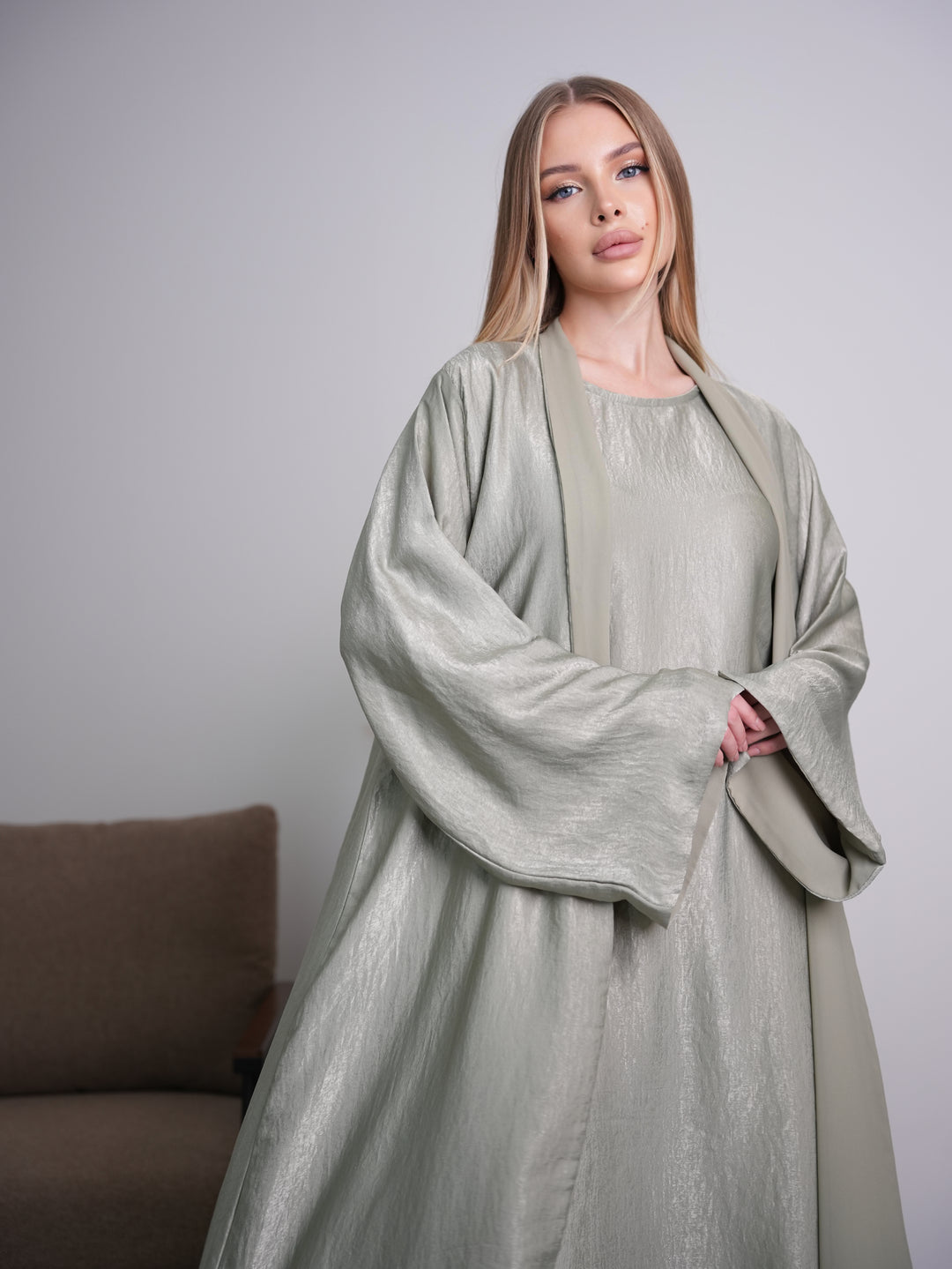 IH07 REVERSABLE ABAYA SET (PISTACHIO)