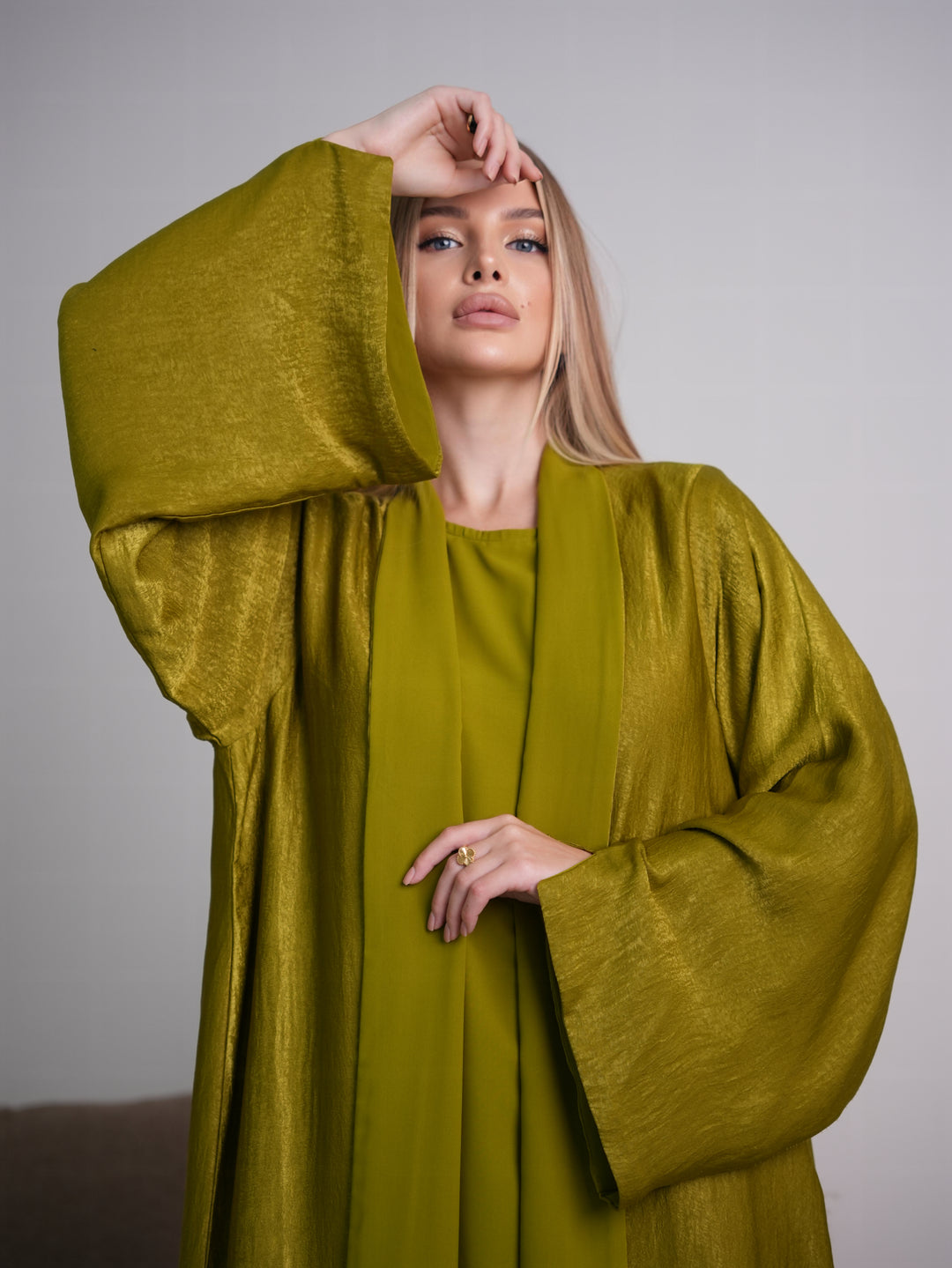 IH07 REVERSIBLE ABAYA SET (LIME GREEN)
