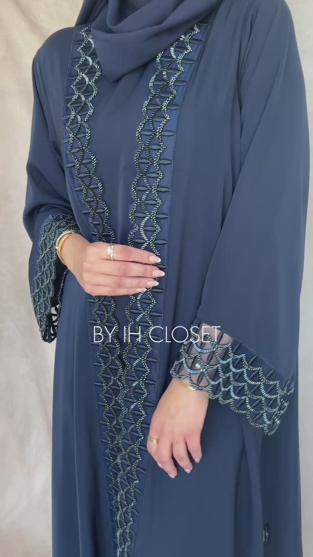 IH14 Navy Abaya