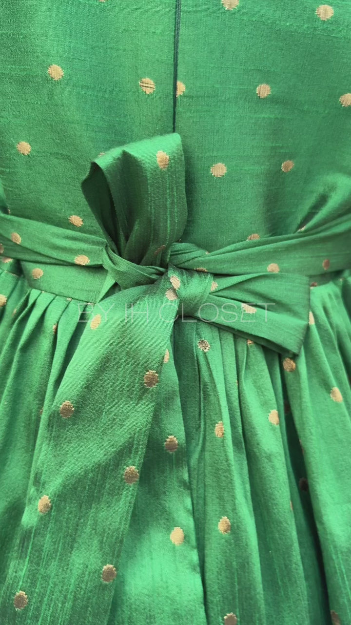 IHN04 GREEN DRESS